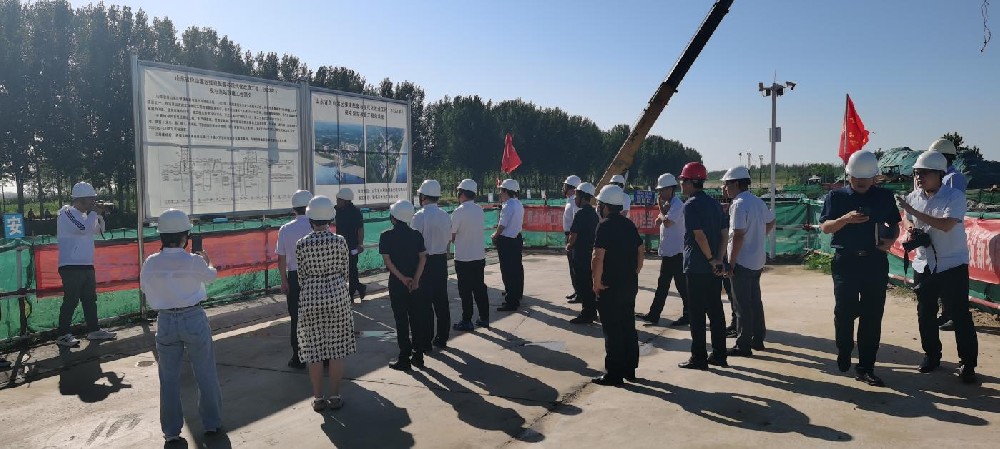 9��13�������ĳ����˴��I���R�V���������ٵ�һ���W�R�ҹ�˾�ڽ��Ŀ���ͱ�վ���جF������ʩ���F���_չȫ�ЬF��ˮ�W���O���}ҕ�켰�ش������Ŀ������������ˮ�����h�M�ɆT��λɽ���^��������������˾��������������k����������Ⱥ�ǵ��I����ͬ��������O��λ�F��ؓ؟���w�d�yԔ����B�˹����|������ȫ���M�ȼ���һ��Ӌ����