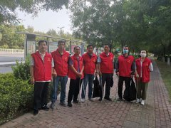 根據(jù)市文明辦統(tǒng)一安排，從8月24日開始，市水利工程總公司志愿者組成6支志愿者小分隊全面下沉每天上午8時至下午6時30分，不間斷到陳口路二干路路口二干路花園路路口，開展幫包路