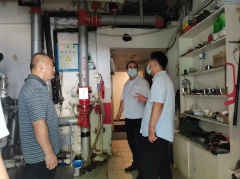 為落實(shí)燃?xì)獍踩婪洞胧瑖?yán)防燃?xì)獍踩鹿拾l(fā)生， 7月8日，聊城市水利工程總公司質(zhì)安處聯(lián)合綜合處對(duì)東昌東路56號(hào)樓燃?xì)馐褂脠?chǎng)所開展燃?xì)獍踩珜ｍ?xiàng)排查工作。 檢查過(guò)程中，檢查組